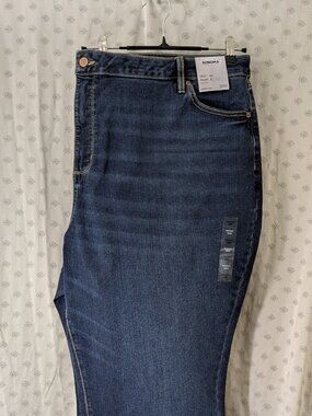 NWT! Plus Size 30W (50" Waist) Mid Rise Boot Cut Jeans